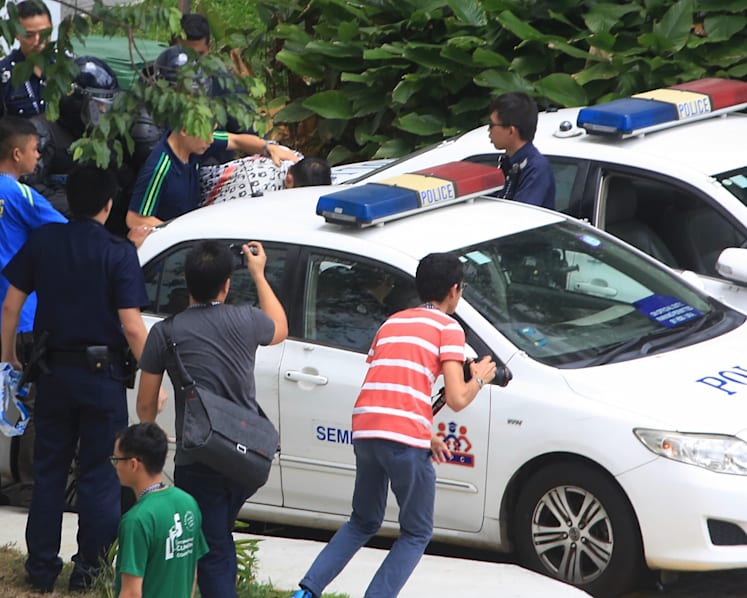 Cops break into Sembawang Drive flat in dramatic end to 17-hour standoff 