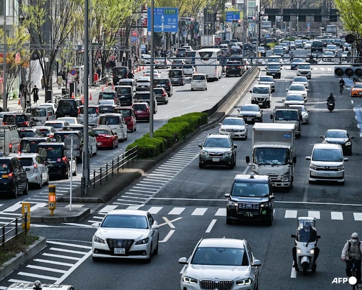 Japan to make driving tests harder for some older motorists