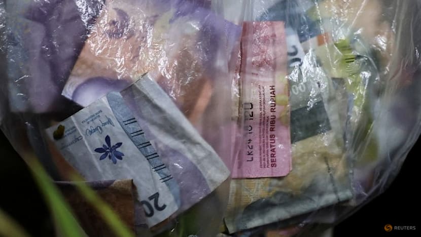 Indonesia central bank, finance minister agree to boost asset yields to aid rupiah 