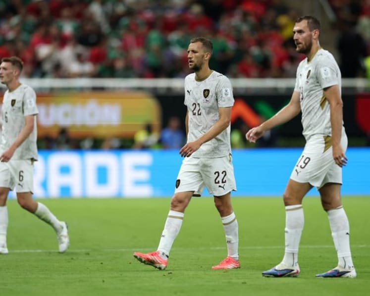 Czechs and South Africa under pressure after opening losses