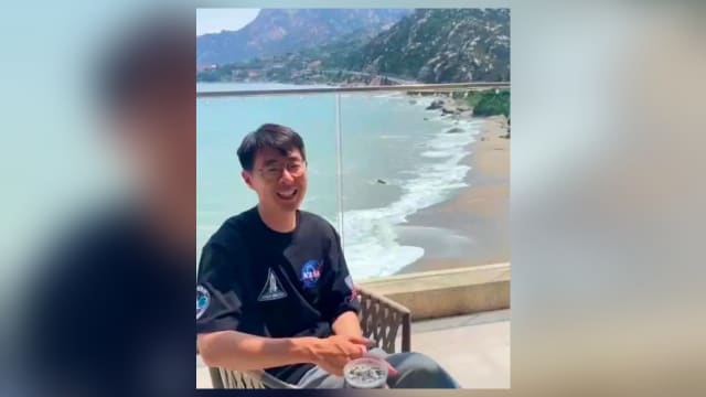 职场让他焦虑 中国博士辞职开民宿被父骂： 书白读了