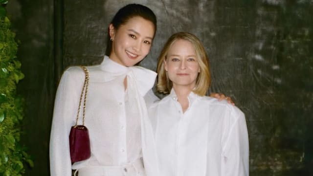 追星成功！陈法拉与奥斯卡影后Jodie Foster合照