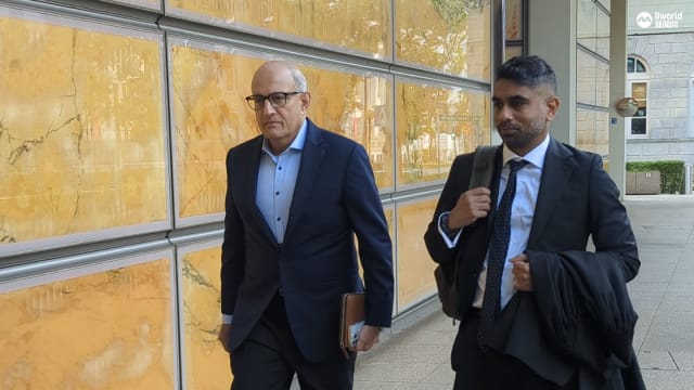 易华仁再出庭 针对刑事检讨裁决提出刑事动议