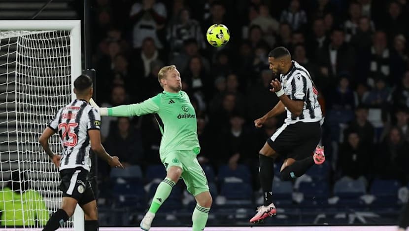 St Mirren stun Celtic 3-1 to win Scottish League Cup