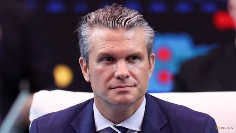 US defence chief urges close ties with Vietnam amid prolonged arms supply talks