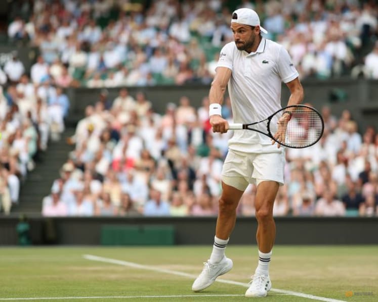A year after Wimbledon heartache, Dimitrov sees off Berrettini for return to fourth round