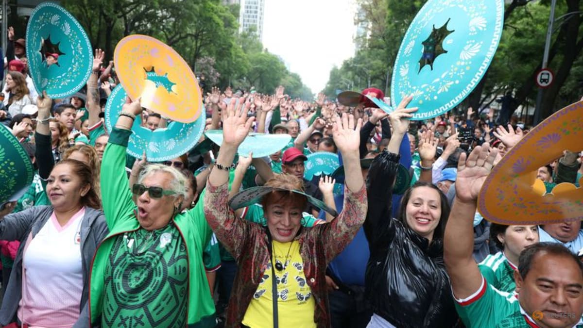 Mexico City chases world record for largest Mexican wave ahead of World Cup