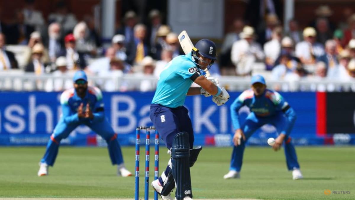 England's Bethell to miss The Hundred with knee injury
