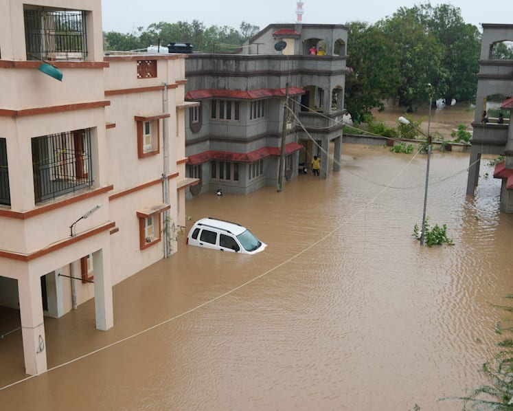 Thousands in western India relief camps start returning home as Cyclone Biparjoy recedes