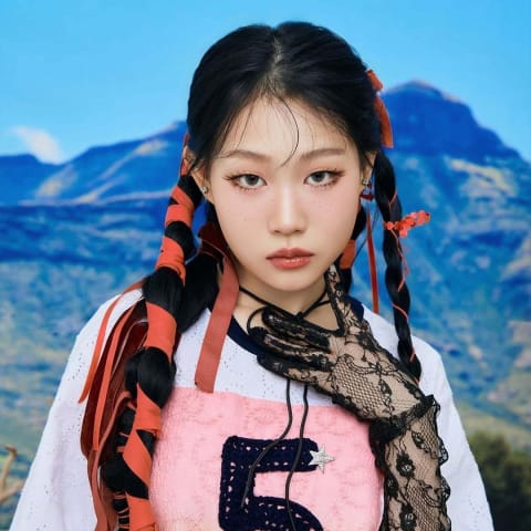 曾遭嘲“最丑星二代”,小沈阳女儿惊艳韩国出道成偶像歌手!