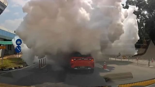 芙蓉收费站毒气外泄 氨气瓶爆裂三人送院