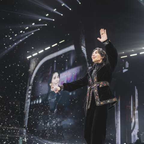 泰星罗杰夫10月12日狮城独家献唱,首次启动“红巨星”巡演,震撼视听盛宴不容错过!