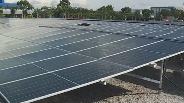 理解问答：我国设首个陆地太阳能场