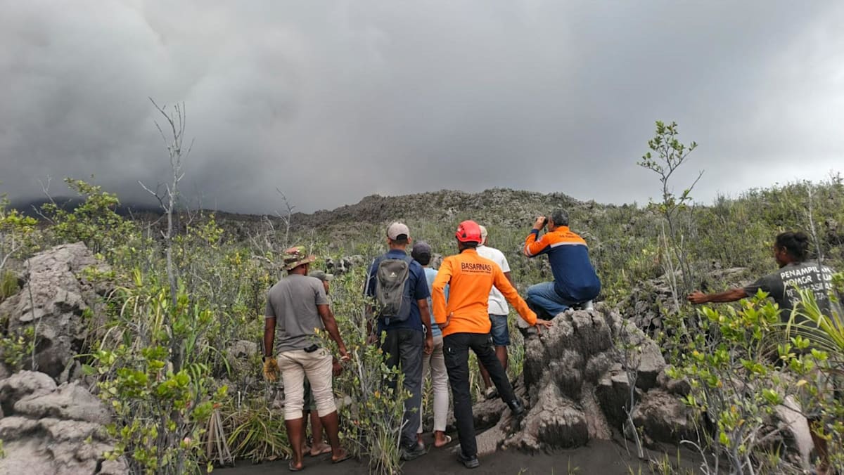 Rescuers find body of first confirmed fatality from Mount Dukono eruption; believed to be Indonesian national