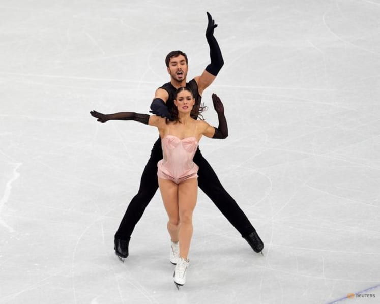 Figure skating-New French duo Fournier Beaudry and Cizeron lead after rhythm dance