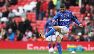 Surprise package Sunderland face big test at resurgent Chelsea