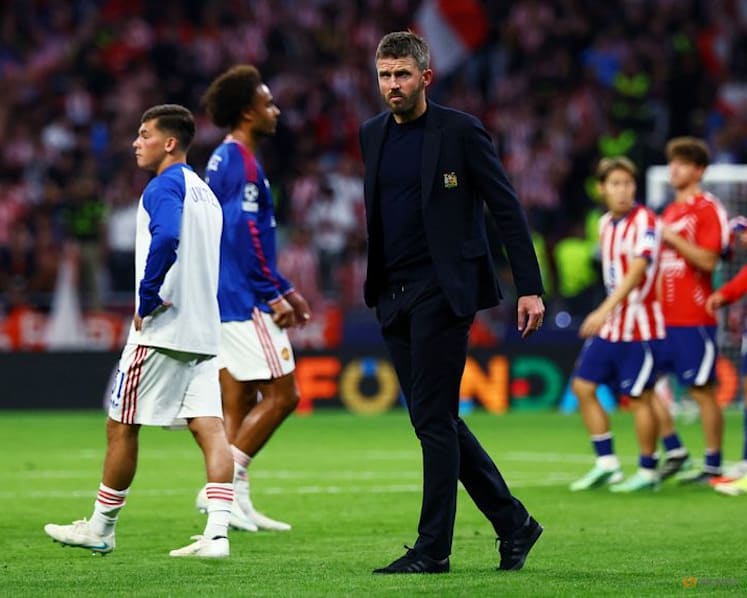 Martinez apologises for Man United criticism after Carrick talks