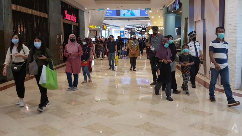 ‘Better safe than sorry’: Malaysian public still cautious despite lifting of indoor mask mandate ‘Better safe than sorry’: Malaysian public still cautious despite lifting of indoor mask mandate