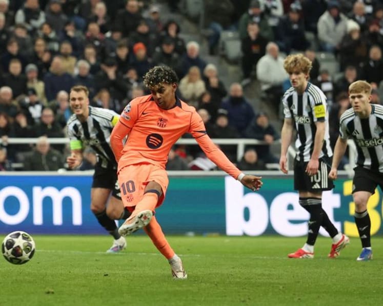 Heartbreak for Newcastle as Yamal's late penalty rescues draw for Barca