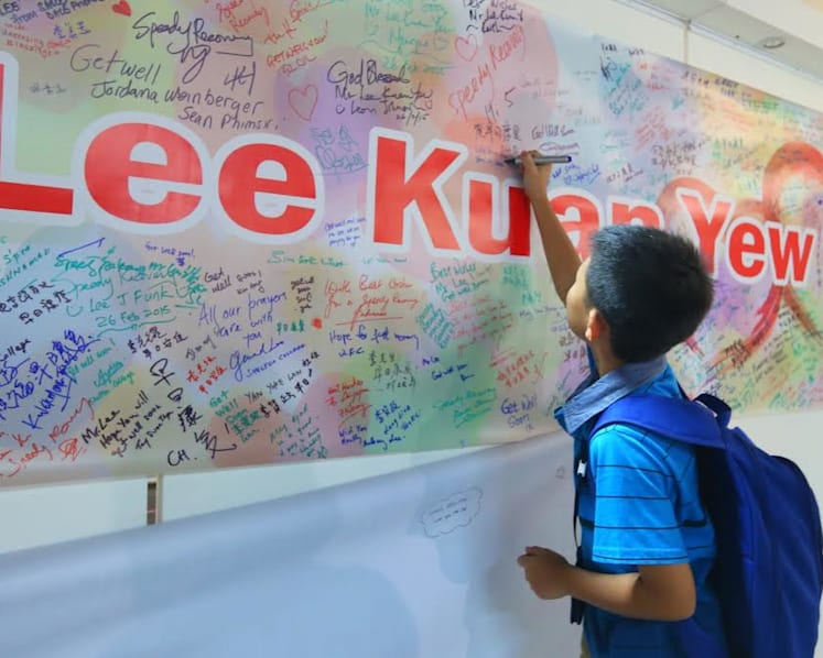 SGH sets up area for public to leave well-wishes and flowers for Mr Lee Kuan Yew