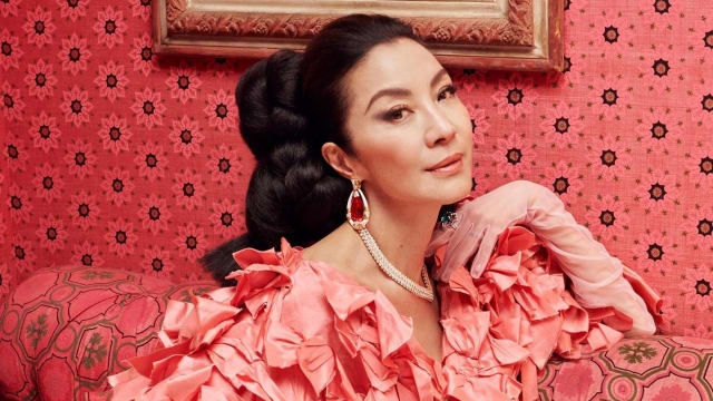 亚裔影星第一人！杨紫琼获选《时代》周刊年度人物