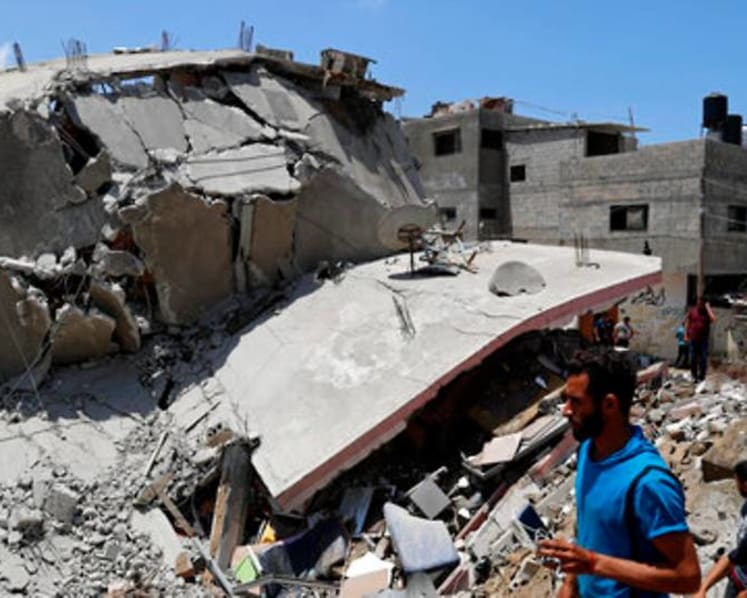 Gaza teeters on the brink as fighting with Israel escalates