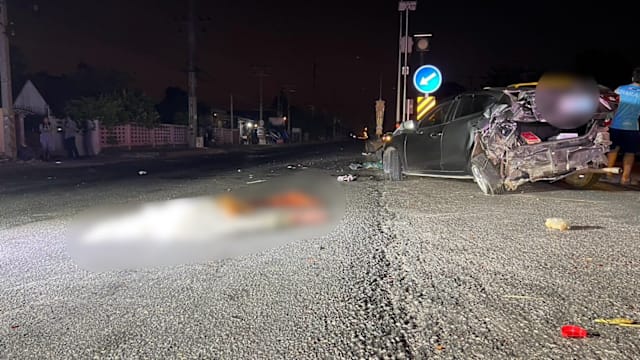 泰国两车猛撞失控冲出车道  化缘僧人遭飞来横祸身亡