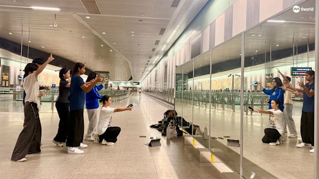 海湾舫站镜子“用不了” 舞者转滨海南码头继续练舞