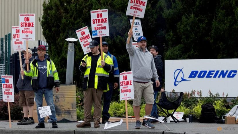 Boeing workers vote on wage deal that could end strike Boeing workers vote on wage deal that could end strike