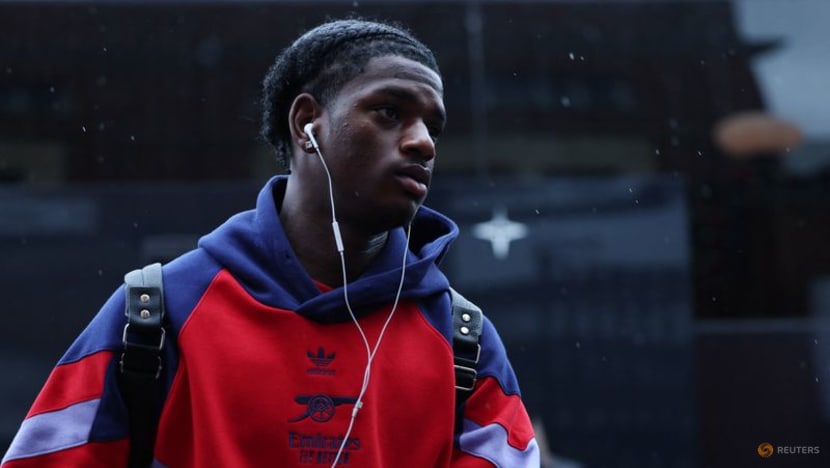 Arsenal's Heaven leaves for Man United