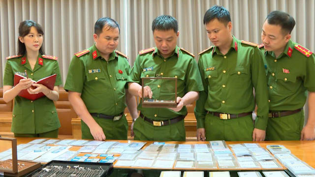 越南破获跨国钻石走私集团 22人落网起获1100颗钻石