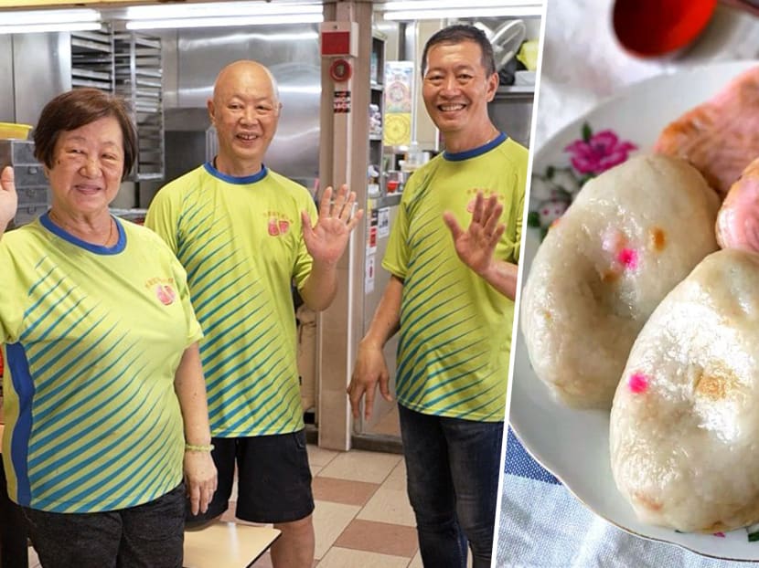 Teochew kueh hawkers behind rigid ordering system say they aren’t arrogant, just misunderstood Teochew kueh hawkers behind rigid ordering system say they aren’t arrogant, just misunderstood