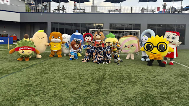 本地吉祥物组队出战！硬碰6岁小将上演最萌足球赛