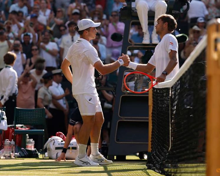Fery fairytale rolls on as Briton powers into Wimbledon semis