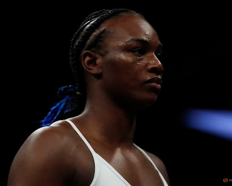 Shields dominates Crews-Dezurn to defend undisputed heavyweight crown