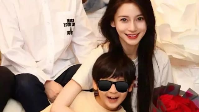 Angelababy接儿子“小海绵”放学被偶遇，形象和状态被赞