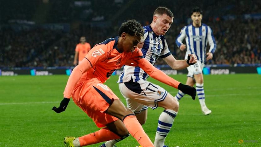 Real Sociedad stun Barcelona 2-1 to end leaders' winning streak