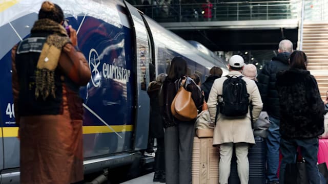 英吉利海峡隧道供电故障 欧洲之星暂停伦敦往返列车