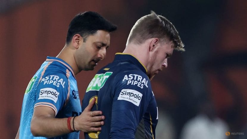 Gujarat replace injured Phillips with Shanaka for rest of IPL