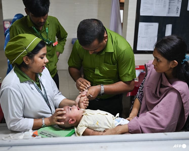 Bangladesh measles toll nears grim 1,000-child mark Bangladesh measles toll nears grim 1,000-child mark