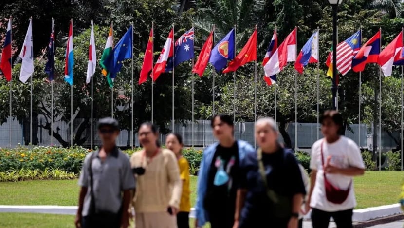 Lebih 2,000 delegasi berhimpun bagi Sidang Puncak ASEAN di Laos Lebih 2,000 delegasi berhimpun bagi Sidang Puncak ASEAN di Laos