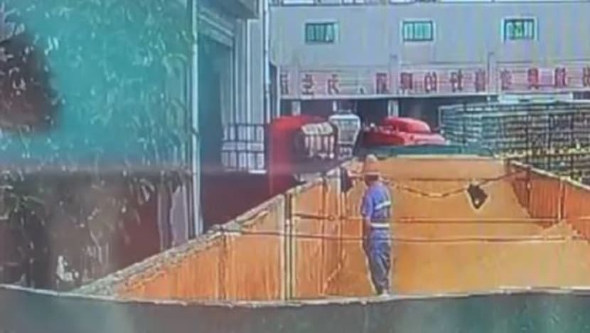 China's Tsingtao brewery says employee who urinated in malt has been detained China's Tsingtao brewery says employee who urinated in malt has been detained