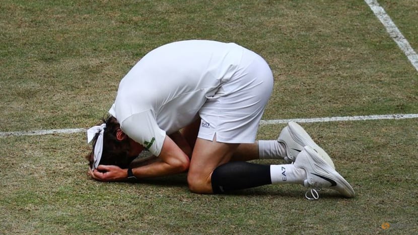 Bublik produces masterclass to beat Medvedev in Halle final