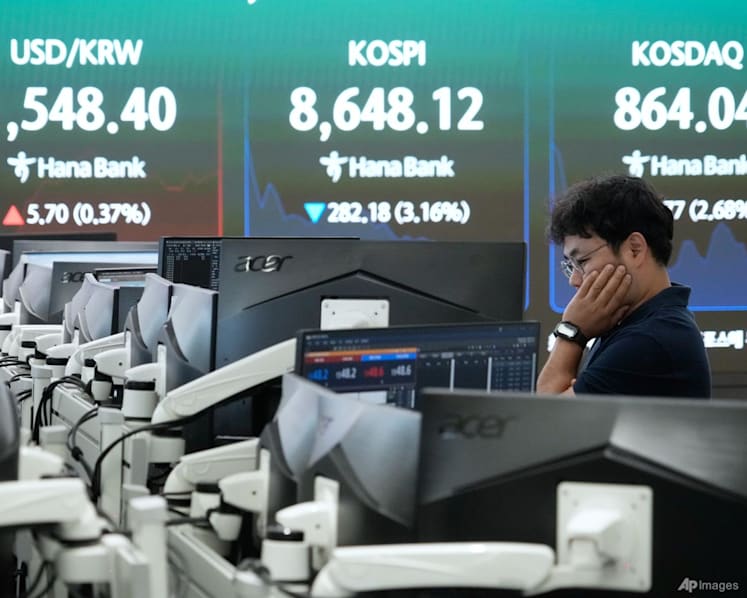 Asian stocks suffer fresh rout as rollercoaster week draws to close