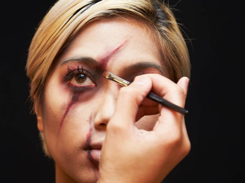 The Only Halloween Make-Up Tutorial You’ll Need (It Only Takes 15 Minutes!)