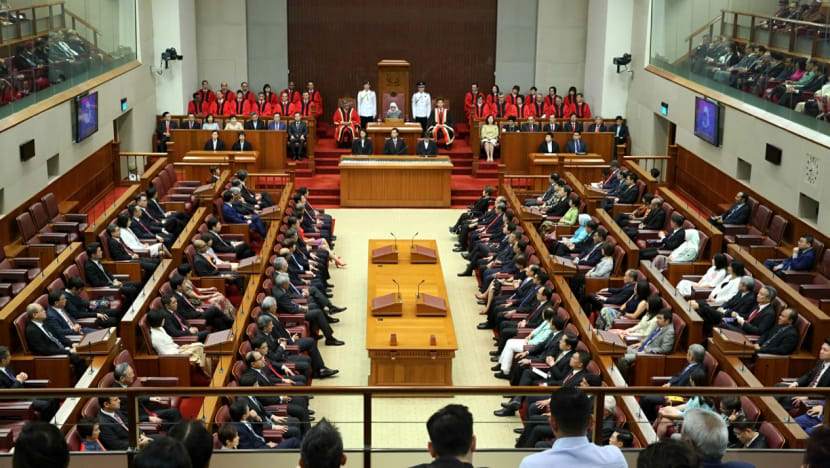 Civil servants to get 1-month year-end bonus; highest in four years