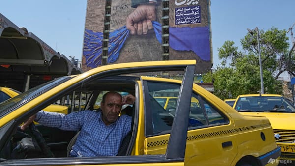 US-Iran War Escalates: Internet Blackout, Stalled Peace Talks Amidst Conflict | Quick Digest