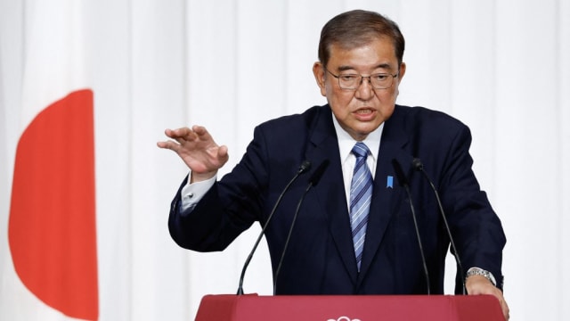 日本政府召开众院选举后首次内阁会议