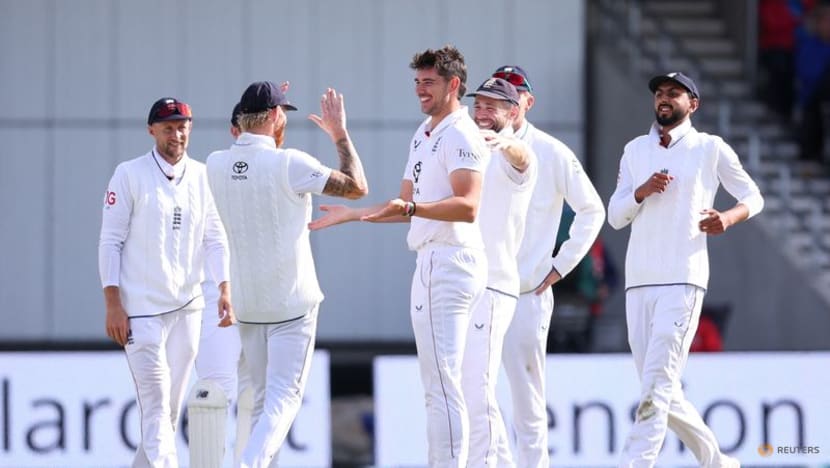 India lower-order collapse gives England hope of dramatic test win India lower-order collapse gives England hope of dramatic test win