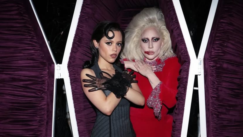Bangkit dari peti mati, Lady Gaga siapkan lagu Dead Dance untuk Wednesday season 2